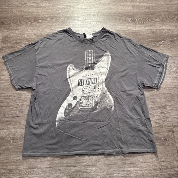 NIRVANA Tops - Nirvana Shirt Womens XL Gray Short Sleeve Tee Guitar‎ Graphic Print Band Tee